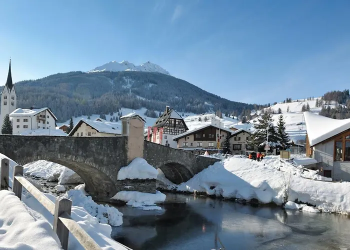 Abitaziun Silvia Sur Baselgia